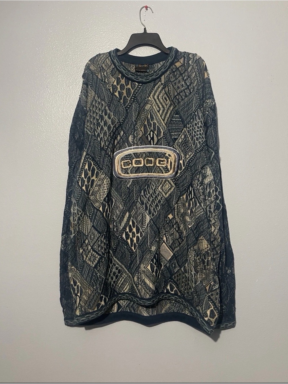 COOGI Spell out Crewneck Sweater in Dark Blue, Turquoise and Creeam